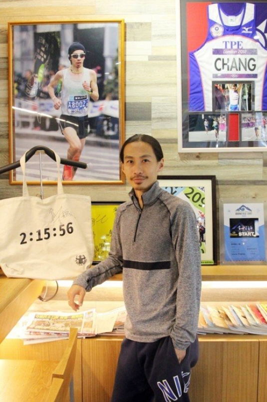 【新聞】讓運動精神具象化 張嘉哲創「真男人」商標