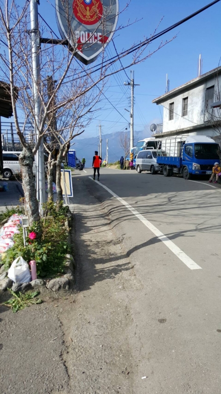 【新聞】通緝犯佯裝成跑者 警方一眼識破