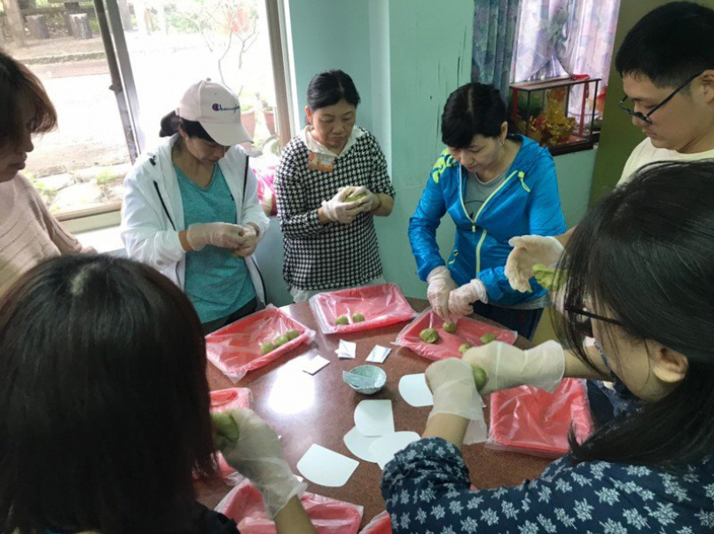 「秋日茶香輕旅行」活動規劃至中山休閒農業區的茶園,民眾能體驗茶點DIY。圖/冬山鄉公所提供 「秋日茶香輕旅行」活動規劃至中山休閒農業區的茶園,民眾能體驗茶點DIY。圖/冬山鄉公所提供
