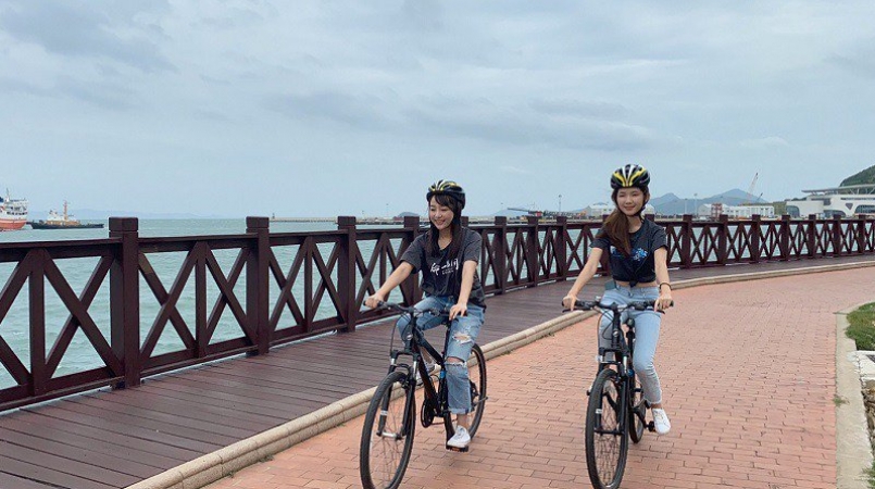 馬祖藍色公路之美。，不僅提供民眾安全與友善的自行車路線騎乘環境，即日起，開放遊客...