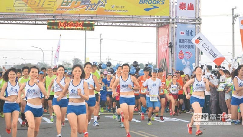 【新聞】田中馬熱情開跑 3人中暑