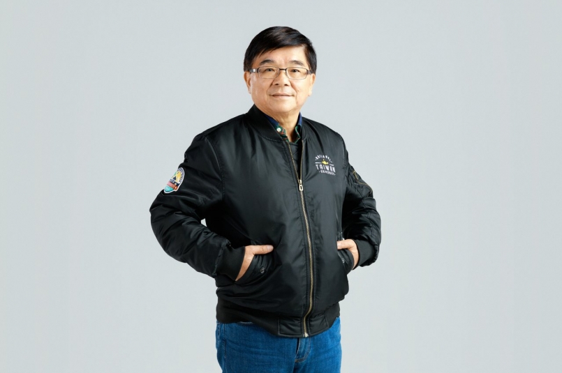 不論工作還是理財,他都強調「步步踏實」,在有生之年活得精采、快樂,對社會有貢獻,... 不論工作還是理財,他都強調「步步踏實」,在有生之年活得精采、快樂,對社會有貢獻,...