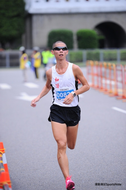 和谐长跑李铭胜,今年跑出39分45秒的成绩,位居竞赛组第二.