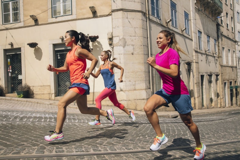 【產品】ASICS 輕炫系列跑鞋繽紛上市 放膽玩色迎接初夏