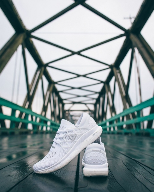 產品】Reebok Floatride 輕量緩震長跑鞋黑白酷炫新色強勢抵台 文章 