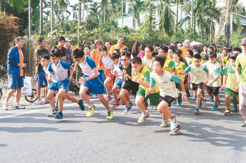【新聞】屏東內埔馬卡道夜祭 走鏢、趒戲揭幕