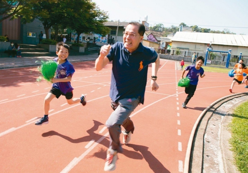 【新聞】跑 1 圈捐 1 元！ 他們跑出 50 萬善款