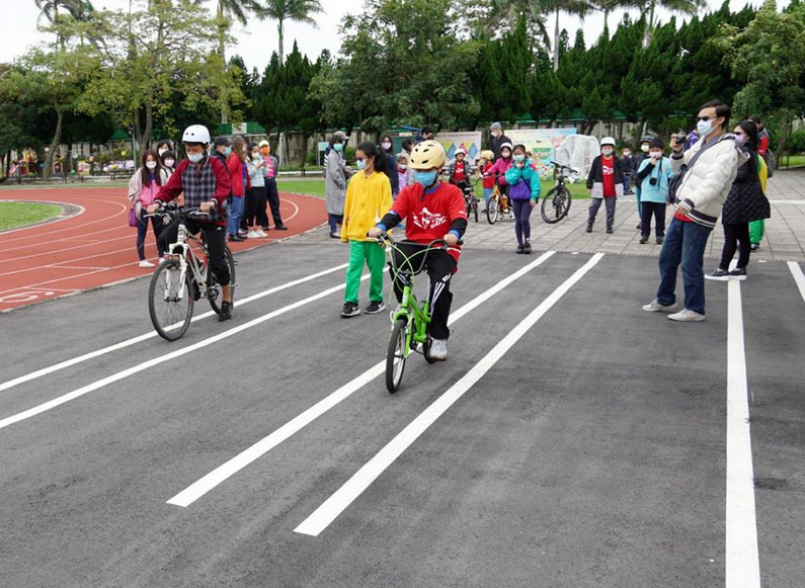 大園區后厝國小新設置自行車練習場，訓練學生安全騎乘自行車觀念。圖／校方提供