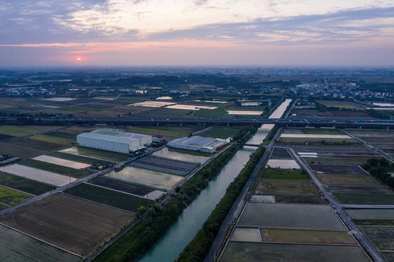 嘉南平原過去缺乏灌溉系統,嘉南大圳興建後,才成為台灣糧倉。 嘉南平原過去缺乏灌溉系統,嘉南大圳興建後,才成為台灣糧倉。