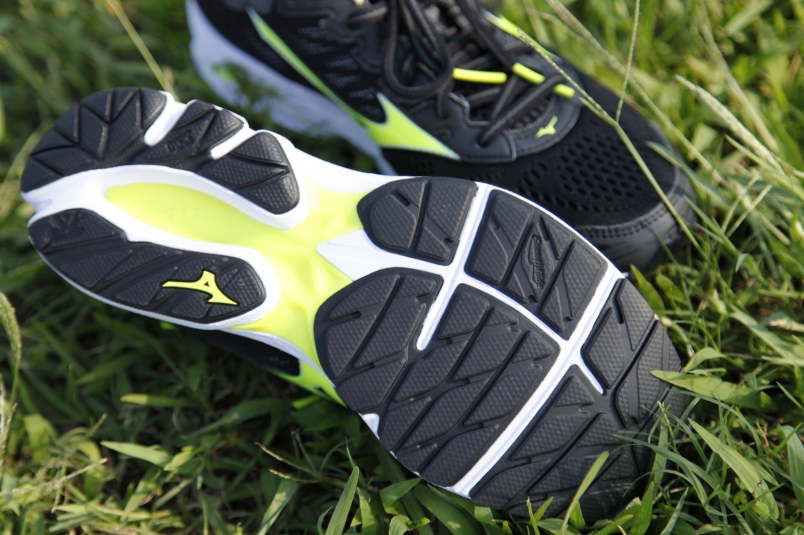 美品 評測】低調的華麗Mizuno Rider 21 Osaka 大阪馬紀念款| 文章| 運動筆記