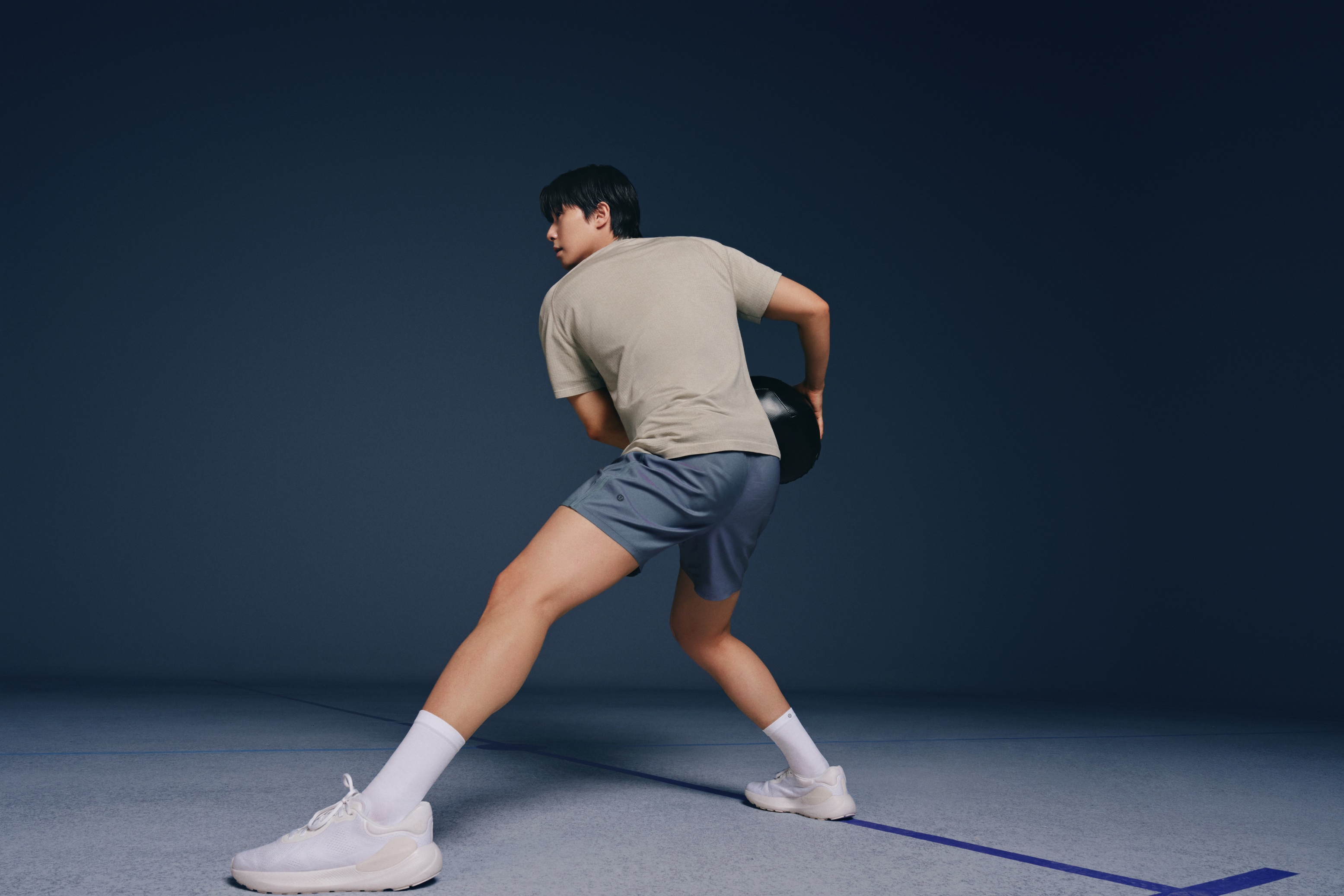 【品牌動態】品牌大使朴敘俊 lululemon 率先演繹經典短褲系列