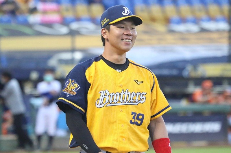 中華職棒中信兄弟隊詹子賢6日敲出生涯首發滿貫砲，4打數敲出4支安打，包辦5分打點，助隊以14比3擊退統一獅隊，賽後並獲選為單場MVP。 圖／中信兄弟提供