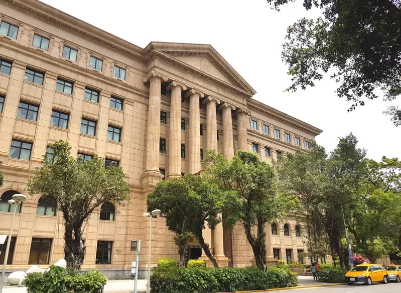 【新聞】參加自行車賽摔死不賠？ 妻兒打 6 年訴訟終於贏了主辦方