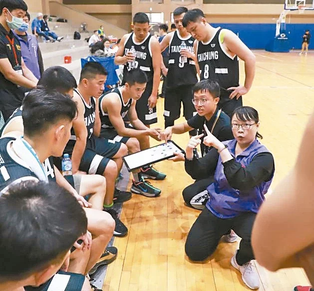【新聞】從身障賽到防疫 傅佳慧手語翻出成