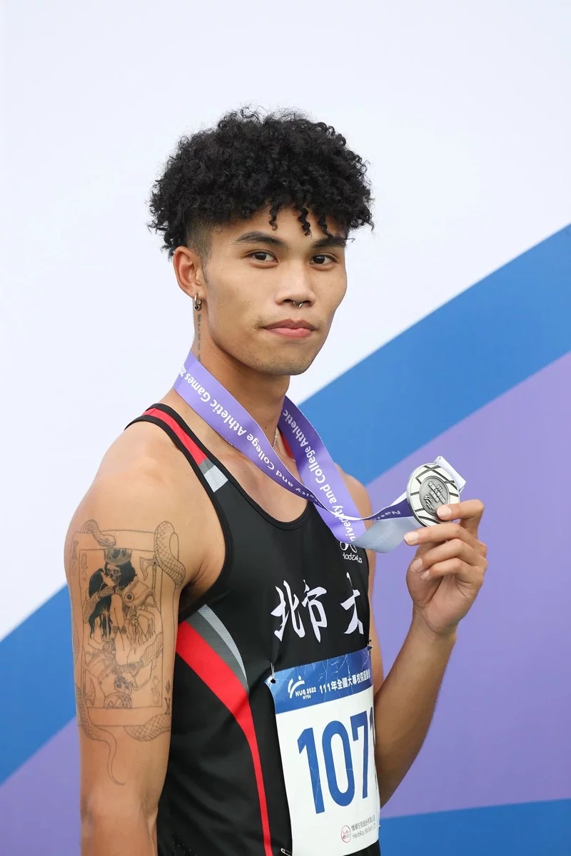 【新聞】全大運田徑／要強也要帥！全能型男