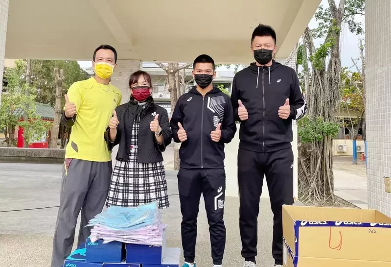 【新聞】全台灣跑最快的國中生!魏浩倫捐贊助回饋小學母校栽培