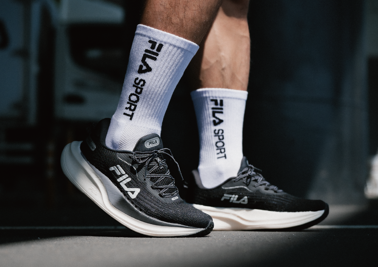 【評測】FILA SPEEDZONE 全能競速 x CURVE 2 輕盈回彈,雙重選擇助你突破挑戰! | 文章 | 運動筆記