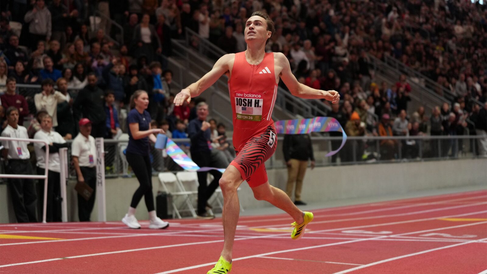 Josh Hoey打破室內800公尺世界紀錄1:42.50