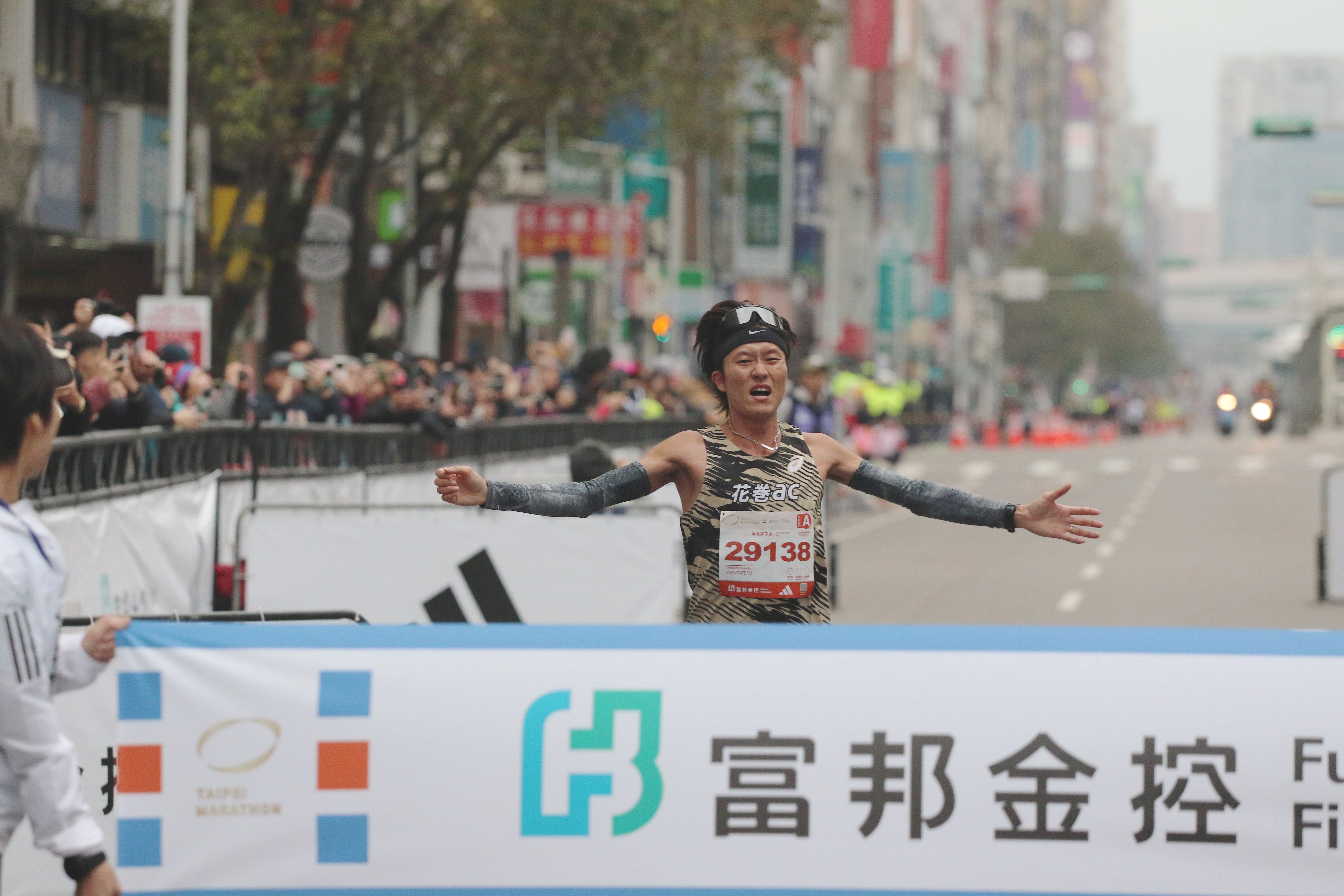 【臺北馬】「長跑甜心」張芷瑄 半馬稱后 寫個人最佳！國內男子強勢競逐寫佳績