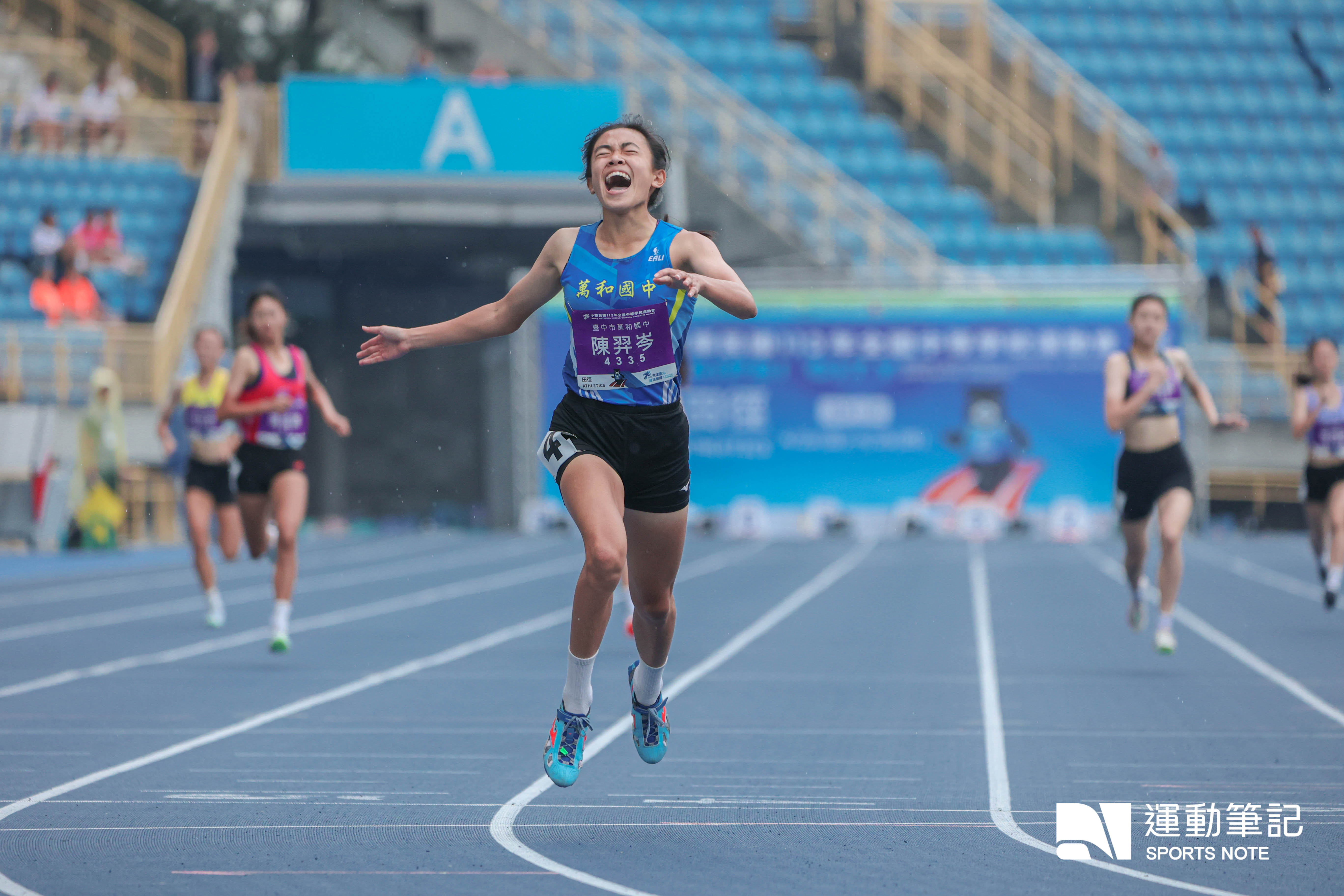 【臺灣田徑公開賽 】中華青年隊打破高懸32年1600m接力 U20 全國紀錄！13 歲陳羿岑表現亮眼