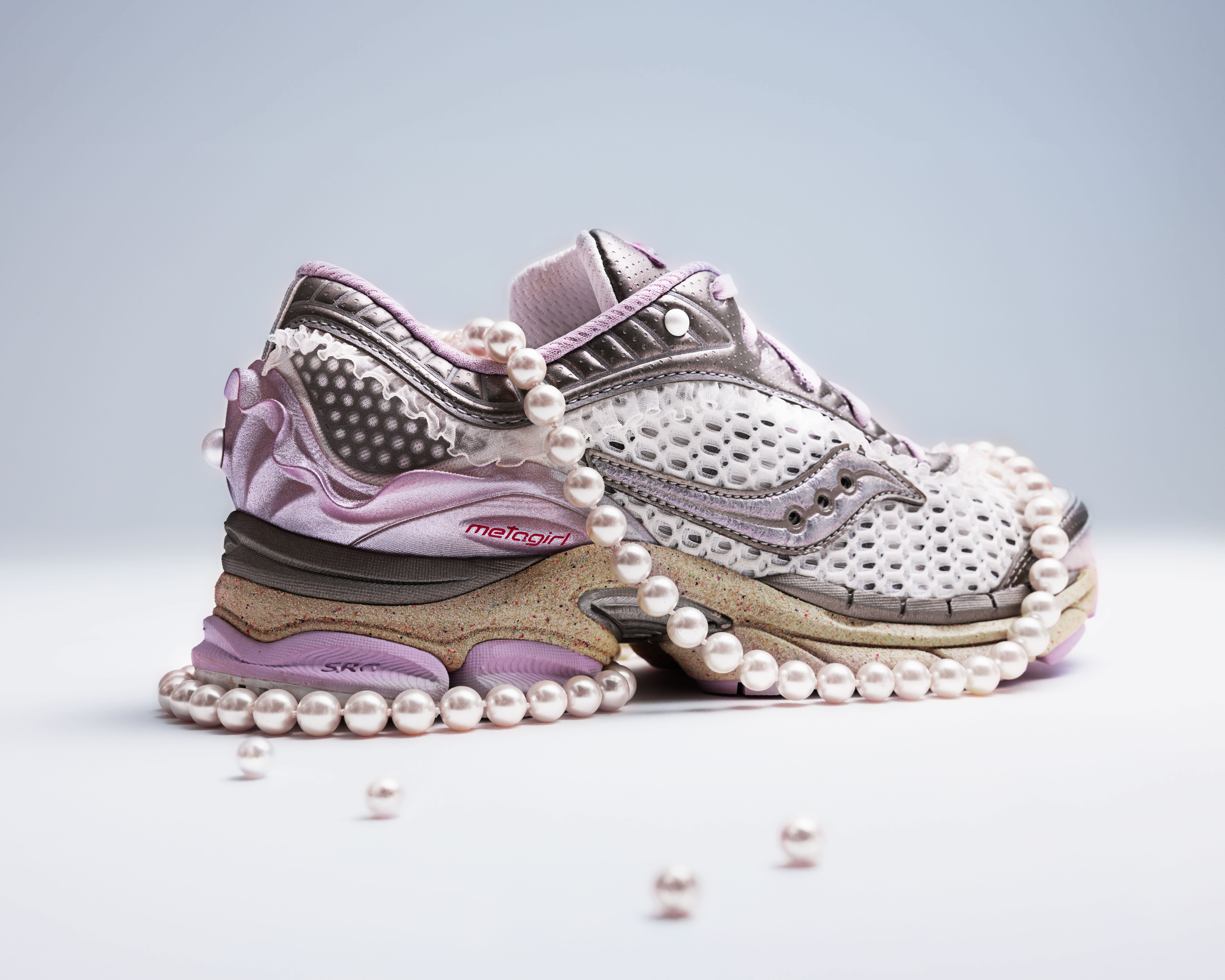 【品牌動態】SAUCONY X METAGIRL 女性專屬聯名鞋款 10/3 上市