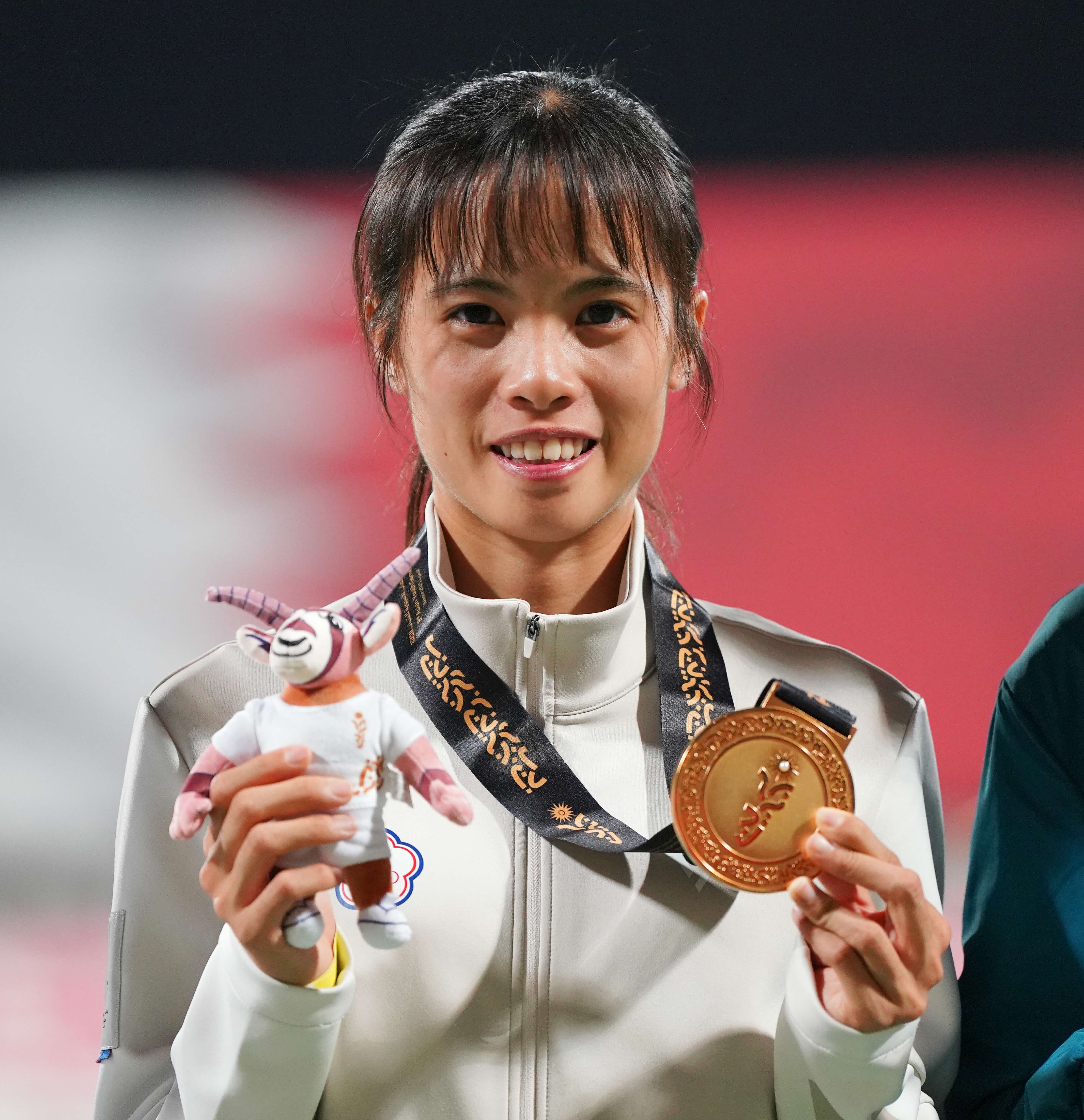 賽事】林巧鈴400 公尺跨欄封后田徑代表隊揚威單日1 金2 銀1 銅| 文章| 運動筆記