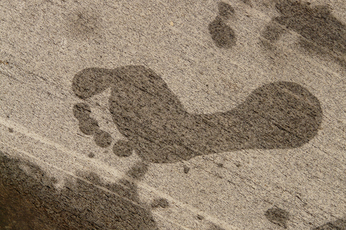 扁平足自我檢測 觀察腳印形狀