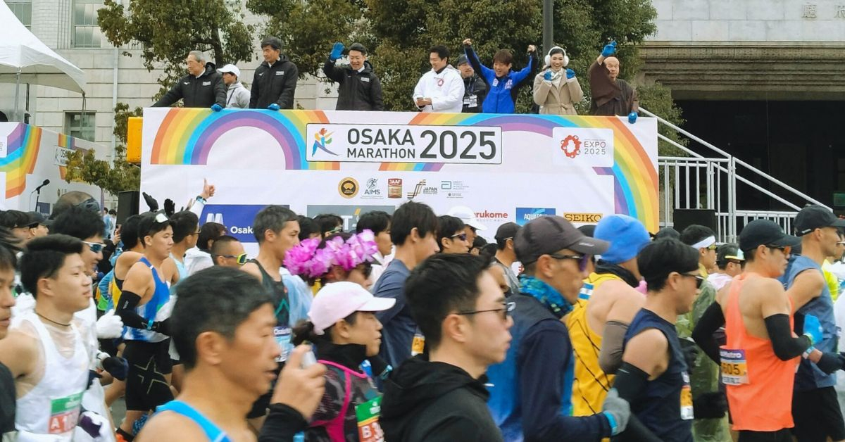 【話題】大阪馬折返點大亂鬥！前導車失誤害選手白跑 20 公尺