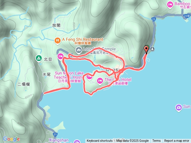 日月環湖雨中行