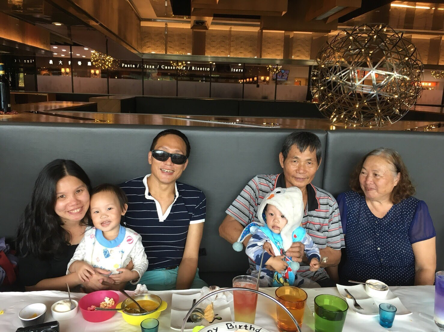 洪國展與家人之合照