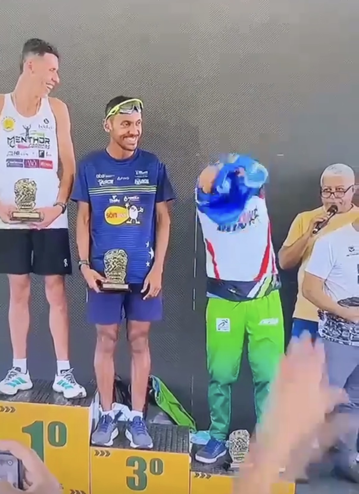 edcd6f3ec16832b80a59cc985c5e81042b24d495052a8ce66358eb576b8912c8.jpg