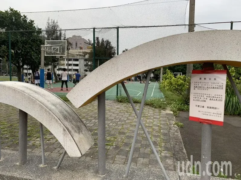 【新聞】北市校園 13 日開放、室內有條