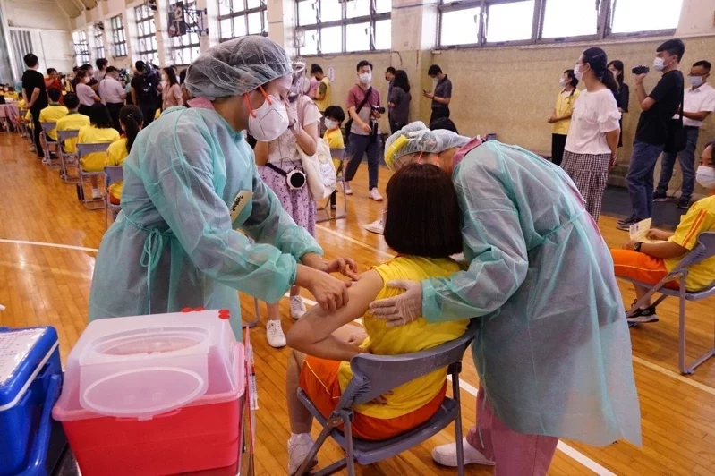 【新聞】打完 BNT 禁激烈運動 北市體育班選手兩難：不想荒廢