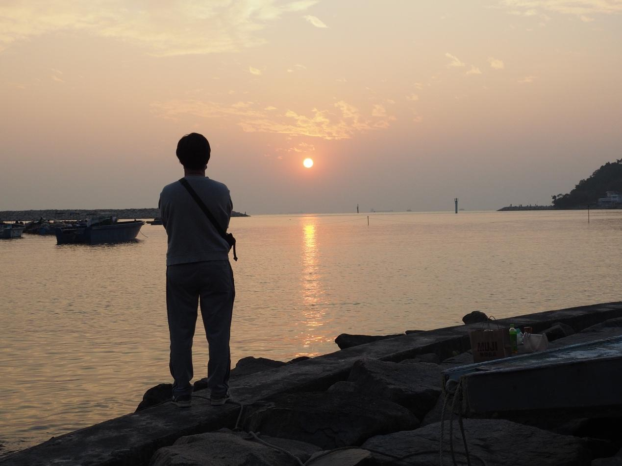 一張含有 水, 天空, 室外, 海灘 的圖片

自動產生的描述
