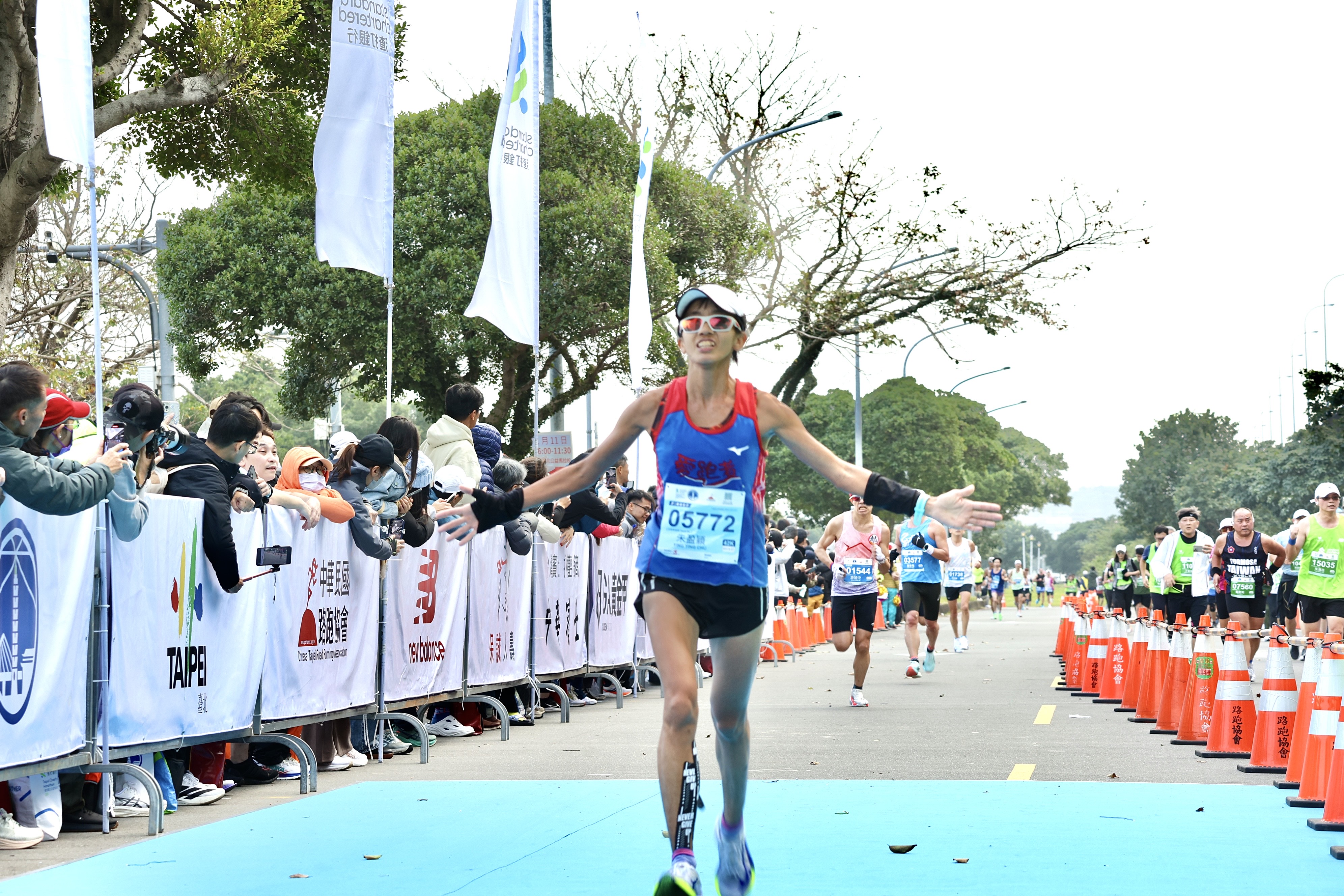 渣打馬】低溫對小朱來說反而是挑戰！朱盈穎以3:01:07 摘下國內全馬女一| 文章| 運動筆記